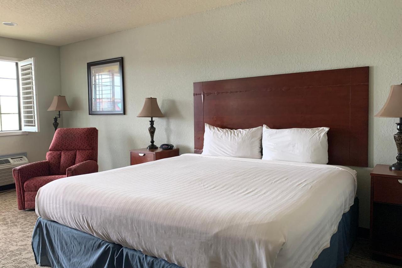 Oyo Hotel Pearsall I-35 West Buitenkant foto