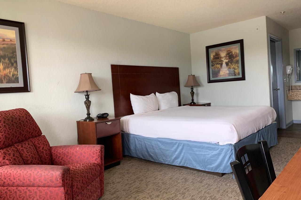 Oyo Hotel Pearsall I-35 West Buitenkant foto