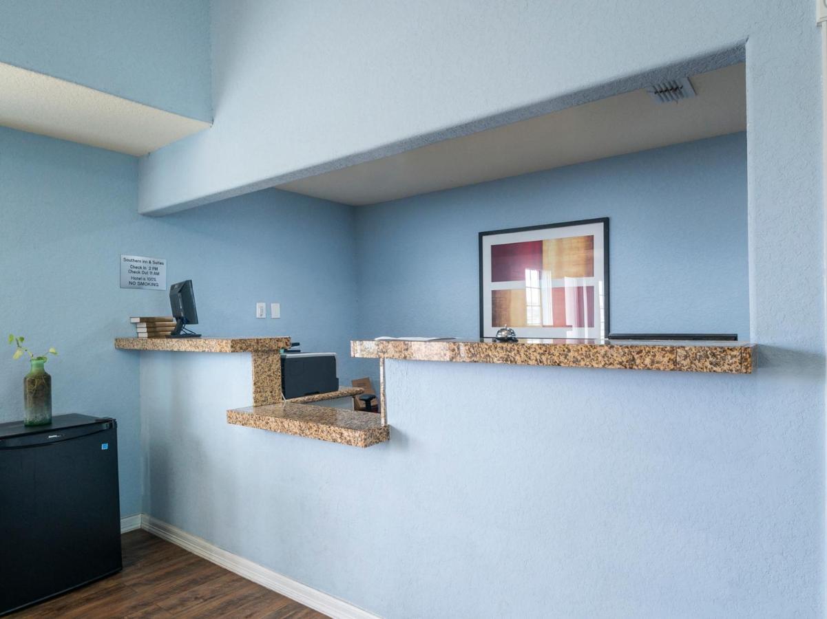 Oyo Hotel Pearsall I-35 West Buitenkant foto