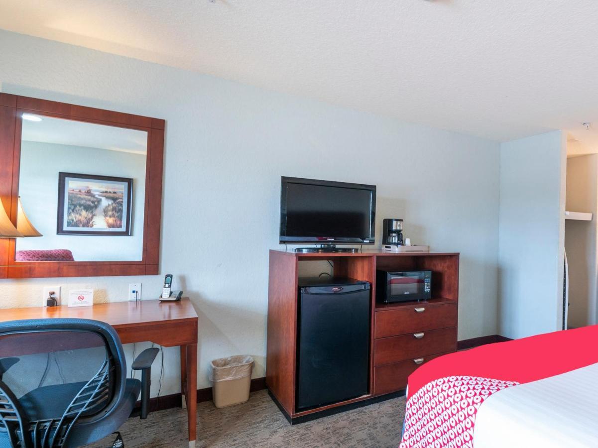Oyo Hotel Pearsall I-35 West Buitenkant foto