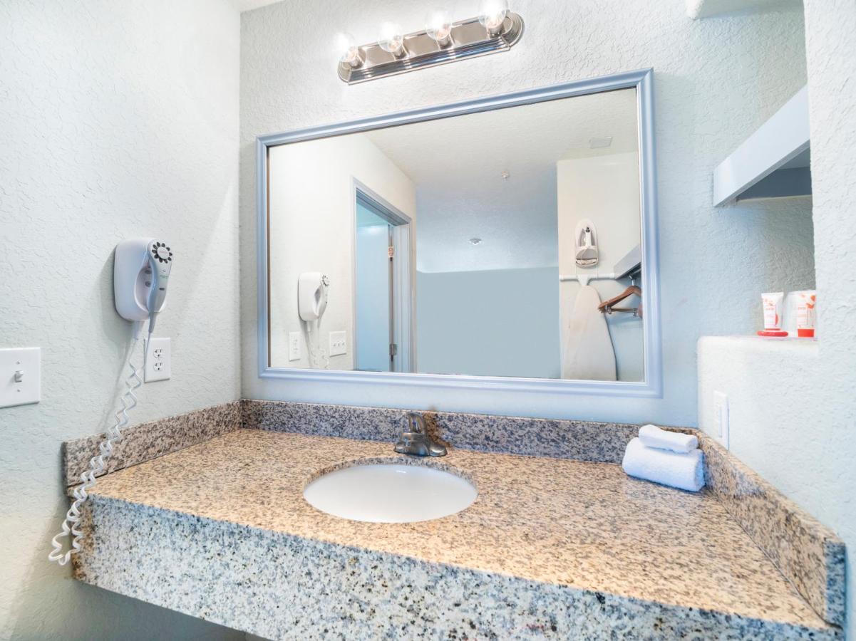 Oyo Hotel Pearsall I-35 West Buitenkant foto