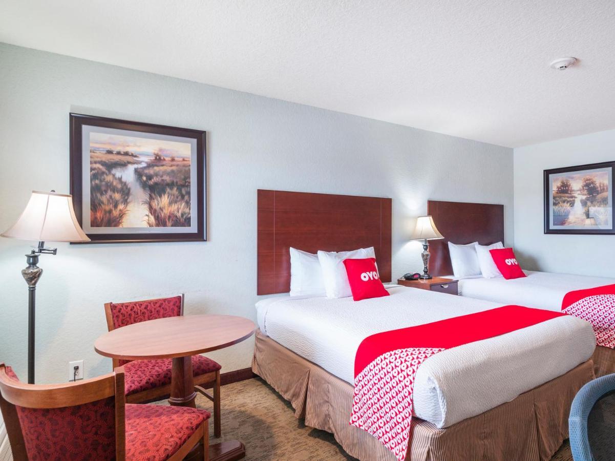 Oyo Hotel Pearsall I-35 West Buitenkant foto